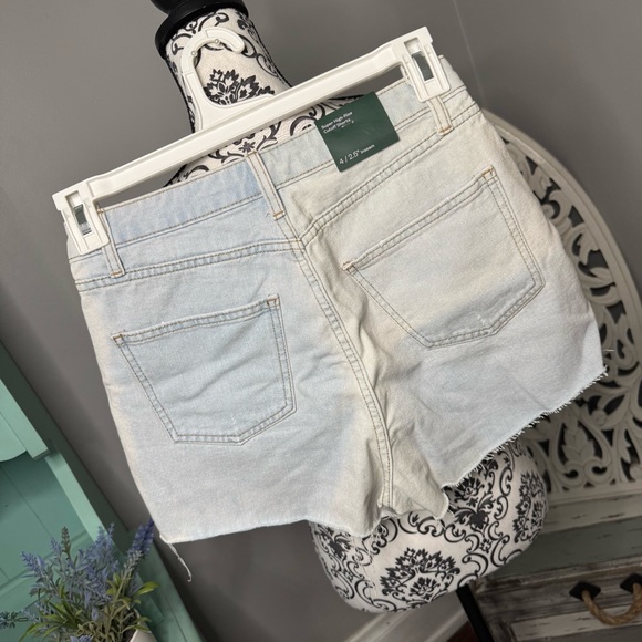 Wild Fable Super High Rise Cut Off Short Two Tone Light Wash Size 4 NWT Boho - Picture 8 of 12
